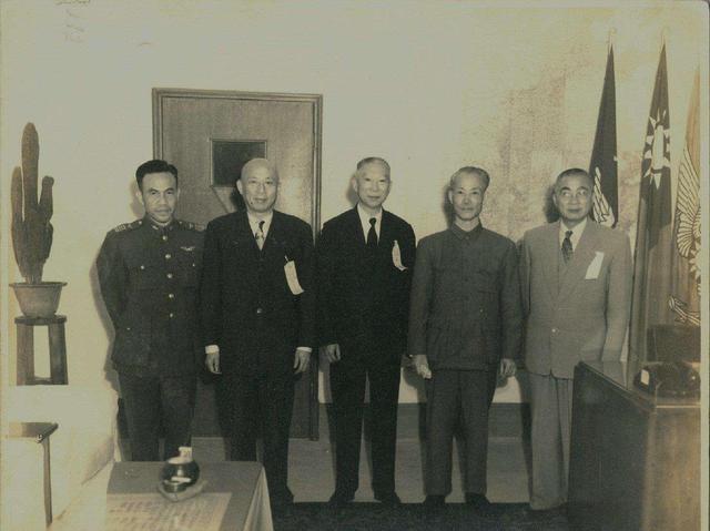 傍上将军生包子[星际]（榜上将军生包子）