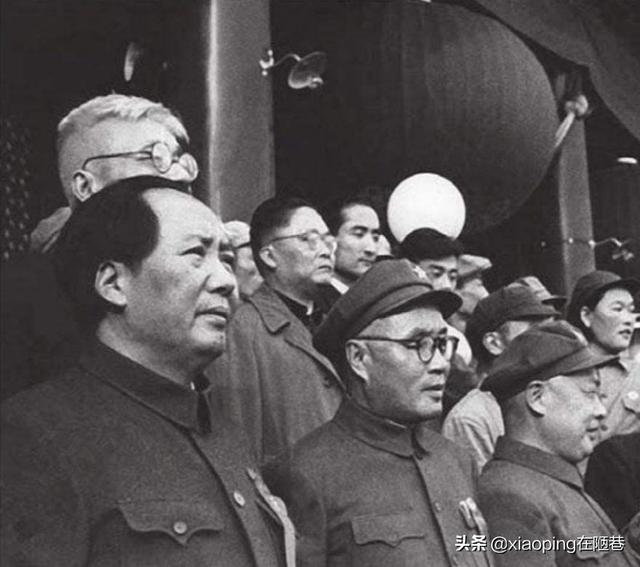 志愿军进行曲(国庆60周年阅兵时军乐团演奏了哪些歌曲？)