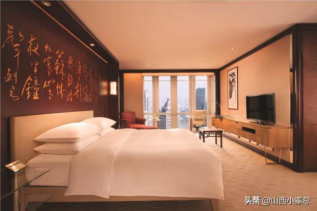 去上海玩，住哪家宾馆最方便实惠？ 上海著名的六大宾馆？