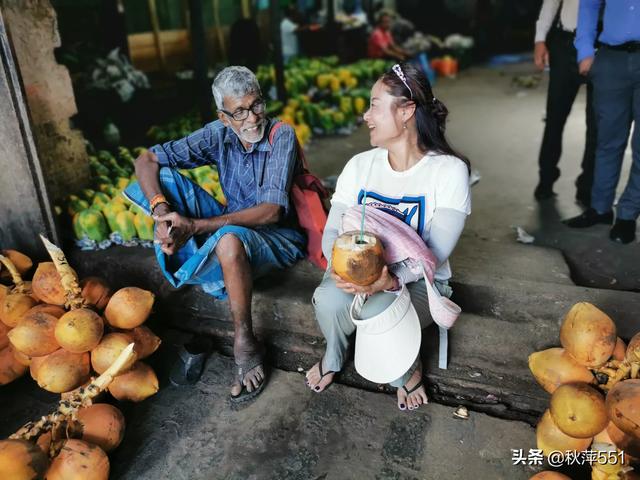 拍照好看的中年女性照片(图41)