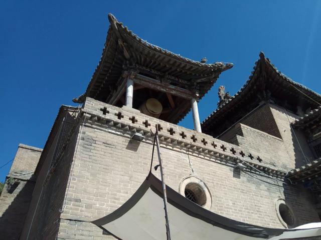 云南曲靖市麒麟区吃刨猪汤农家乐一般多少钱一天,曲靖杀猪饭酒楼