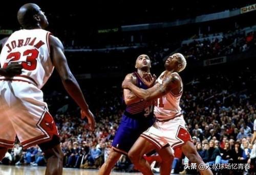 在篮板单打下。如何防守比自己高，比自己壮的人,第1张