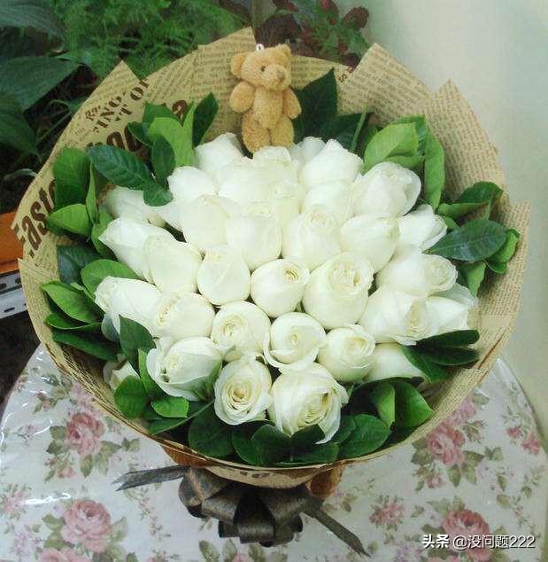 33朵白玫瑰花语 （33朵白玫瑰花语是什么意思）