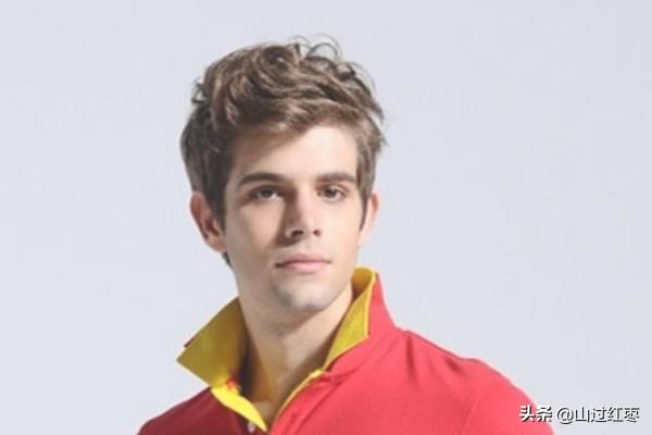短发男士化妆技巧图解
