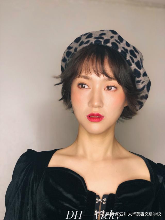 新手化妆技巧求学
