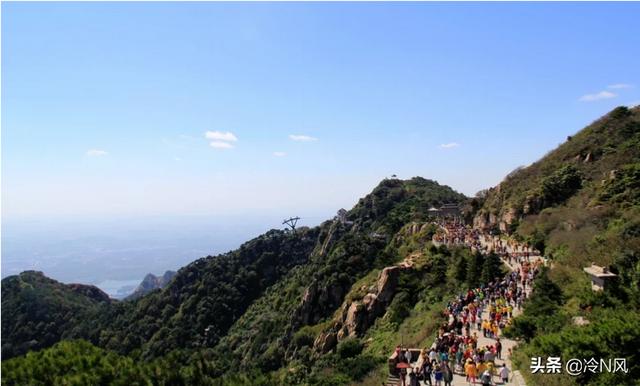 [请24位陪爬登顶泰山]爬泰山的说说心情朋友圈？