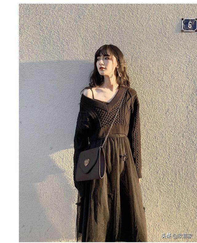 黑色紧身吊带如何搭配衣服(图2)