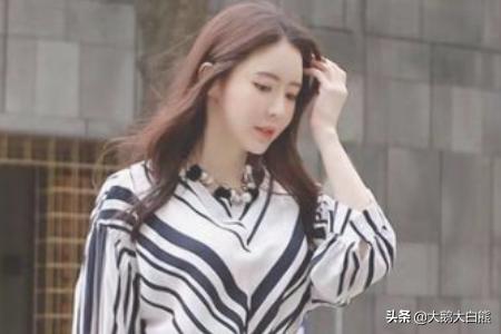 白色的牛仔裙怎么搭配(图1)