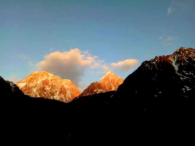 [珠穆朗玛峰图片]为什么珠穆朗玛峰称世界上最高的山峰，也是难爬的山峰？