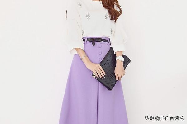 紫色上衣如何搭配长裙女(图2)