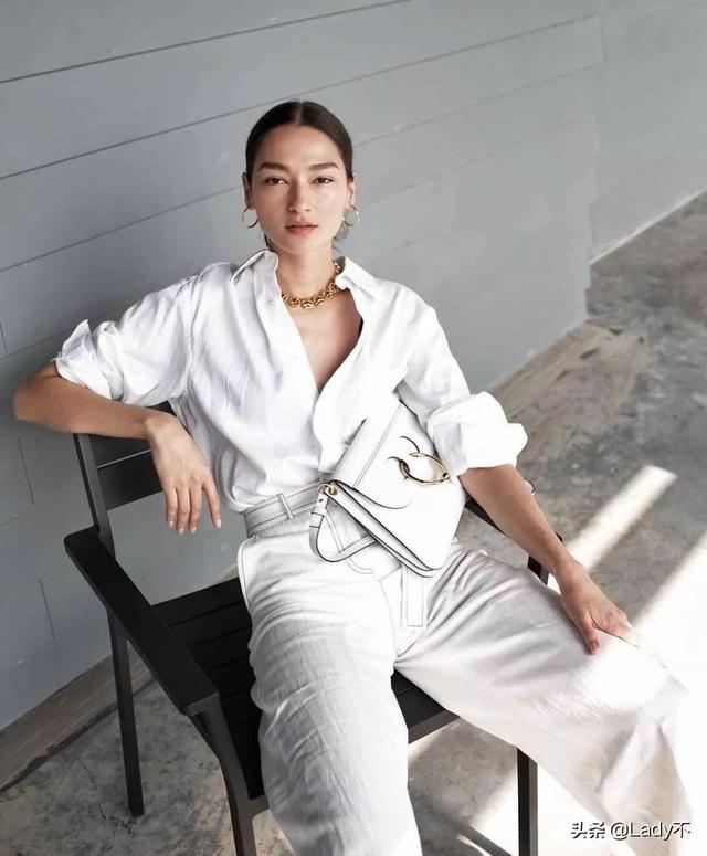 通勤如何搭配白衬衫女士(图13)