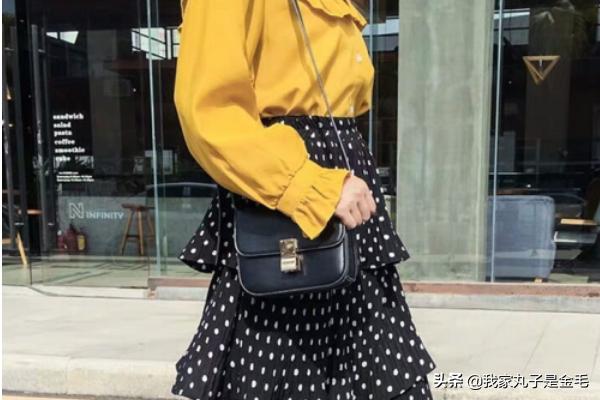 白色短款蛋糕裙如何搭配(图6)