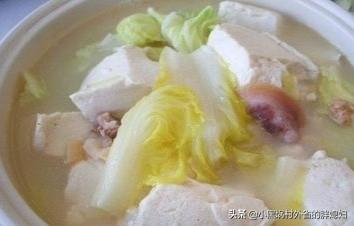 白菜豆腐排骨家常菜做法(图2)