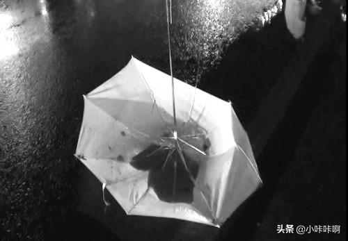 [雨打风吹]风吹雨打是不是一个成语？