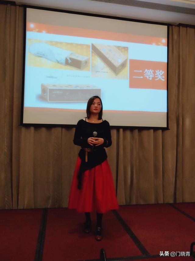 裙子秋冬款如何搭配衣服(图9)