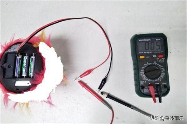怎样测量电池的电压、充电电流和放电电流？