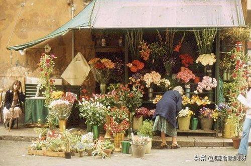 开花店怎么样能赚钱吗（开花店有什么技巧）