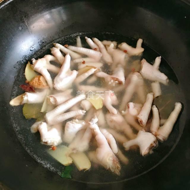 [泡椒风爪]泡椒凤爪的家常做法？