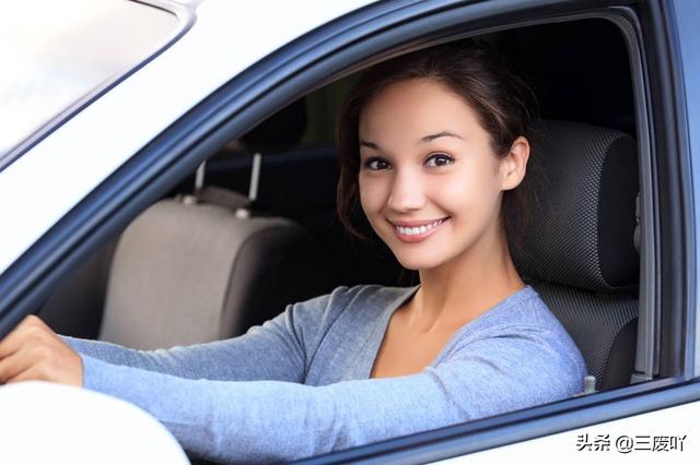 男子穿高跟鞋开车_男子穿高跟鞋开车视频