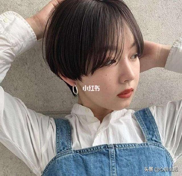 年轻女性都有什么短发型(图22)