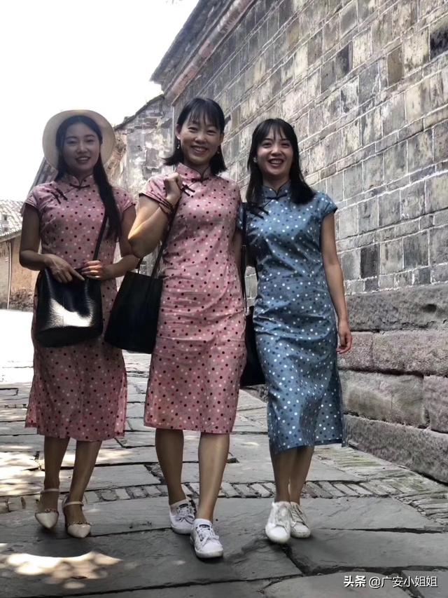 穿旗袍如何搭配包包女生(图12)