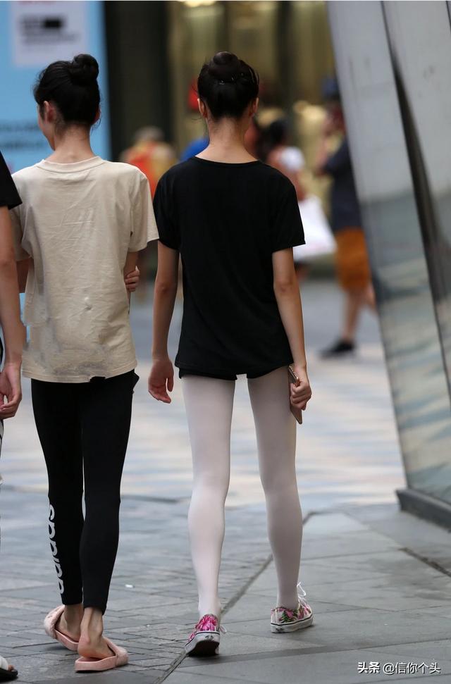 白袜子如何搭配好看女生(图11)