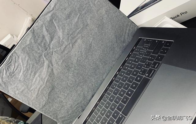 苹果笔记本pro和air哪个好（苹果笔记本air与pro哪个好）