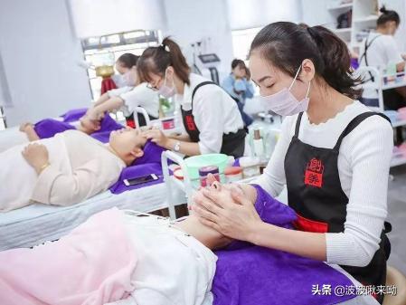 当美容学徒好吗？一开始都是做些什么的。如果找个很好的美容院学呢？
