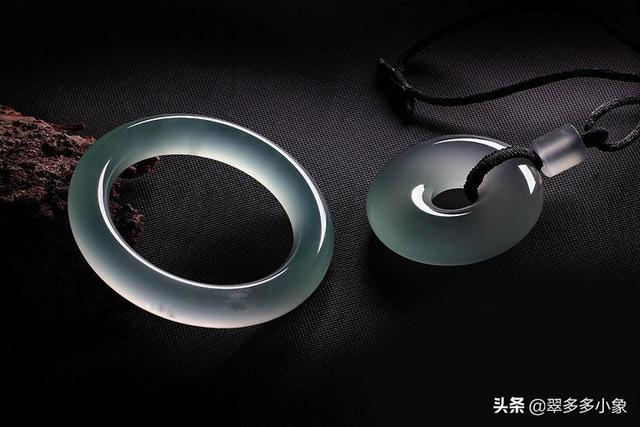 如何鉴别翡翠好坏(如何鉴别翡翠好坏图解)