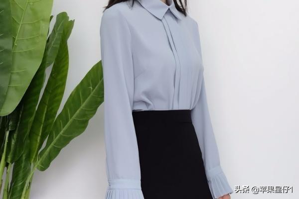 冬日如何搭配蓝衬衫女生