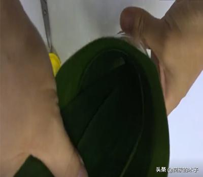 怎么包粽子具体步骤图-怎么包粽子具体步骤图片
