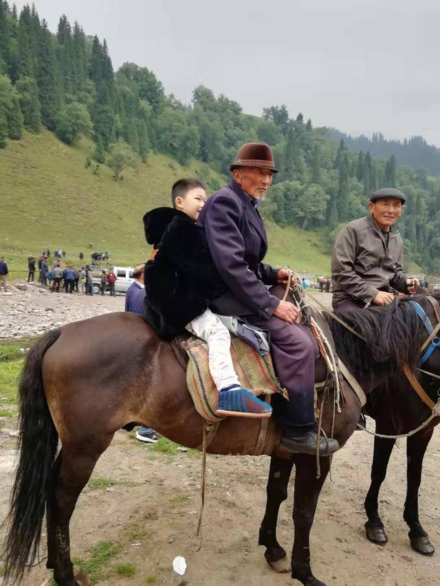 新疆旅游，新疆旅游攻略路线最佳路线及费用
