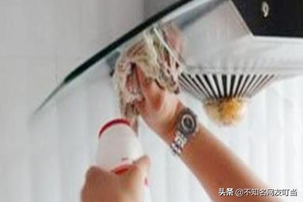 专业清洗油烟机文案？：专业清洗抽油烟机