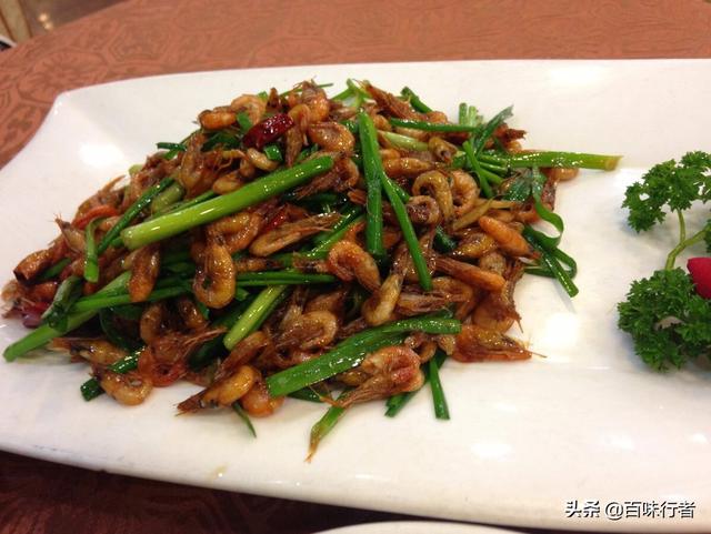 阳朔西街旅游攻略美食（阳朔西街主要有什么特色，去那里有什么好吃的小吃？）