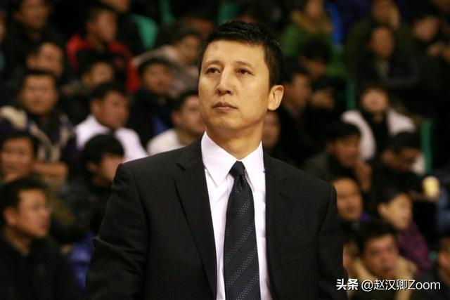 为什么郭士强/邓华德可以成为中国男篮主教练，而李春江不行？