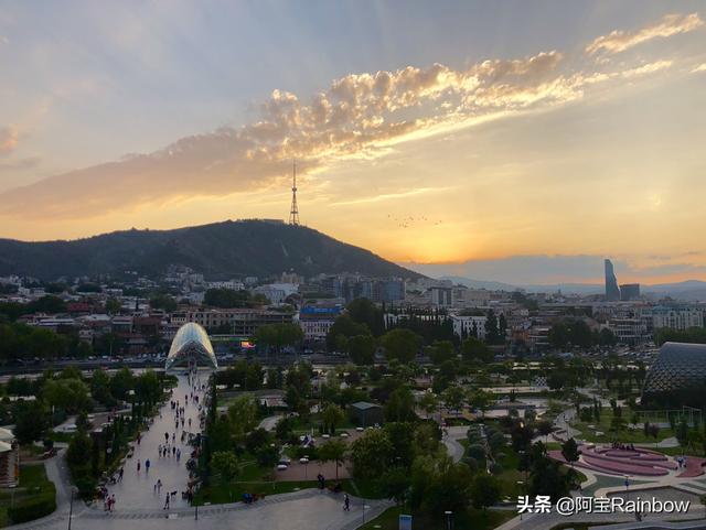 海口稻城亚丁旅游路线攻略， 海口稻城亚丁旅游路线攻略一日游