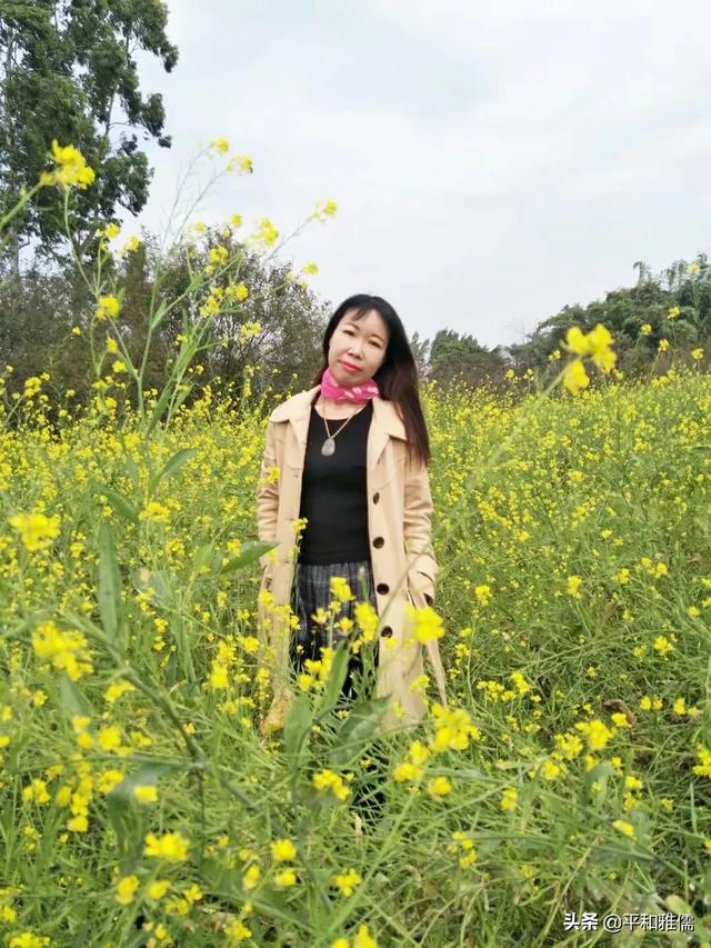 拍照好看的中年女性照片(图32)
