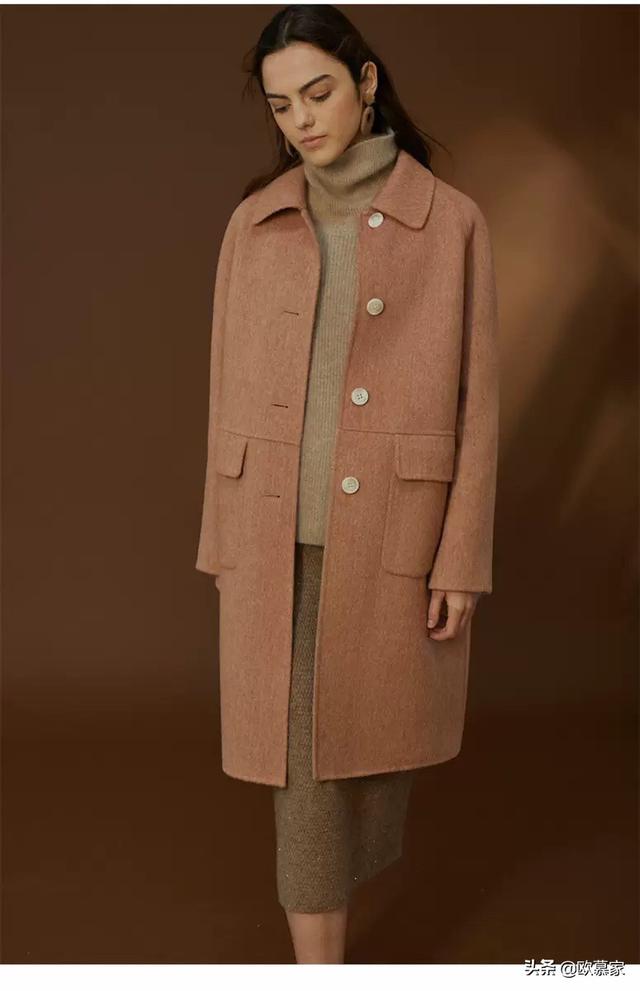 半高领粉色毛衣如何搭配(图6)