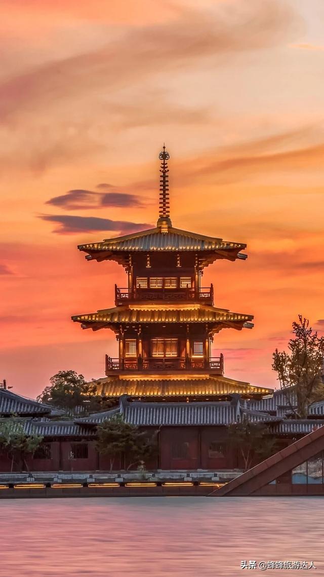 想一个人旅行，手机里应该下什么软件最好用方便