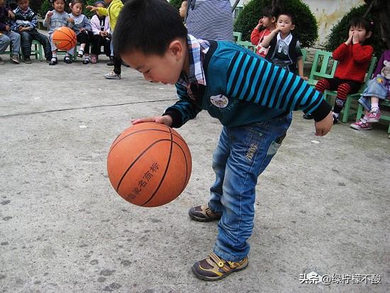 幼儿园拍篮球{-]幼儿园拍篮球的音乐