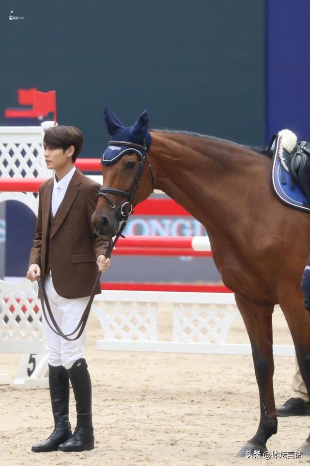 足球怎么这么烧钱啊视频