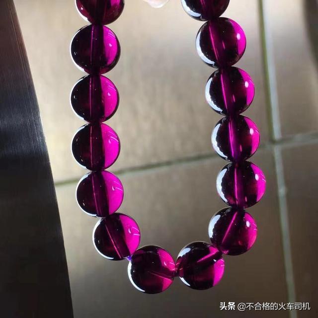 女性体寒带什么饰品好(图1)