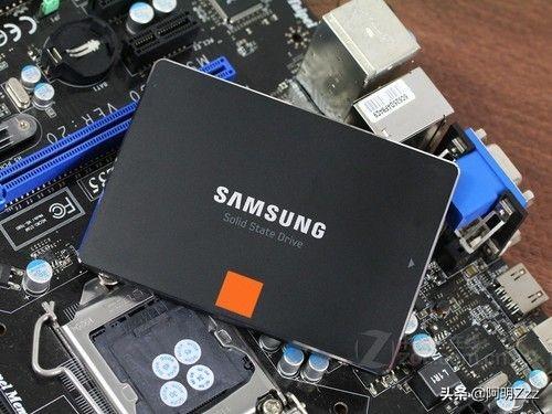 ssd和hdd的区别（电脑ssd和hdd的区别）