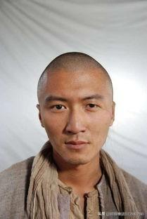 光头男冬季如何搭配衣服(图5)