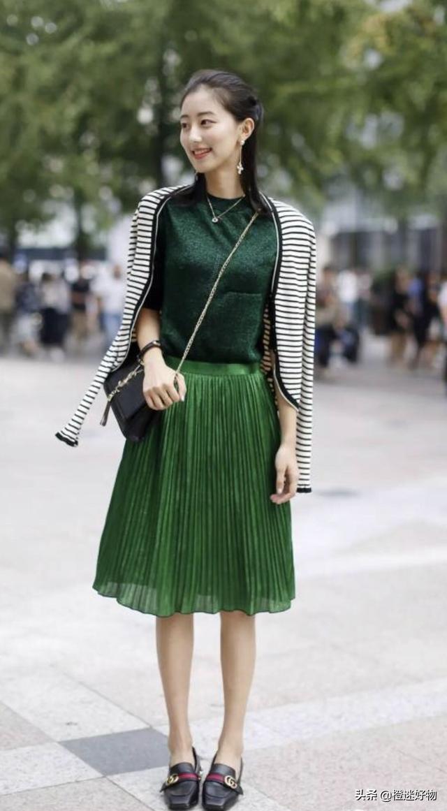 墨绿开衫如何搭配衣服男(图5)