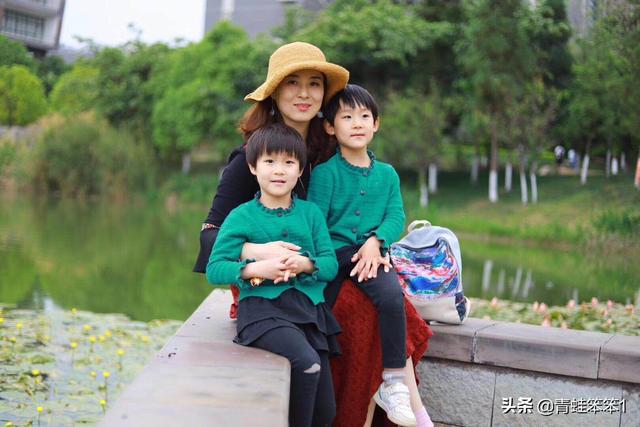 黑色旗袍如何搭配丝袜女(图9)