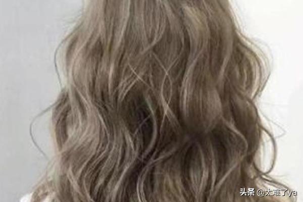 烫完头发干枯怎么改善(图6)