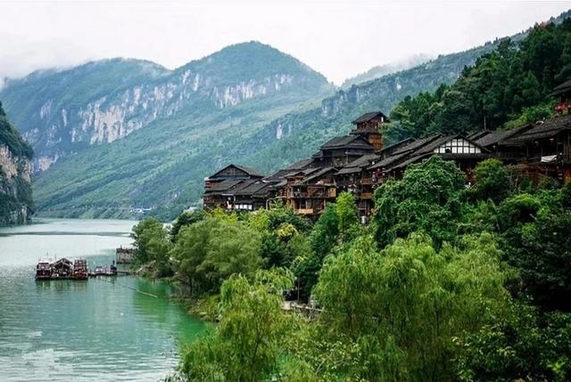 郊区旅游穿搭重庆， 重庆旅游穿着