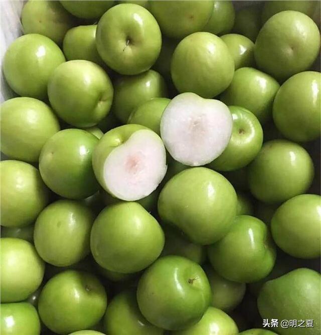 绿色的长的像娃娃的水果