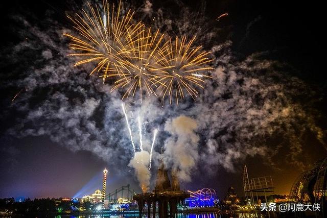 光彩夺目的意思_光彩夺目的意思和造句